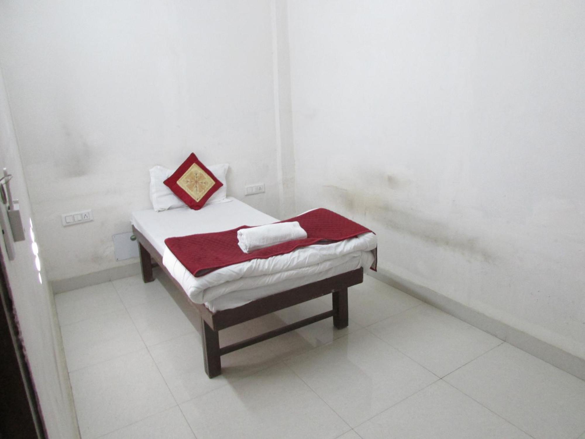 Ashish Guest House, Goverdhan Vilas Udaipur Buitenkant foto